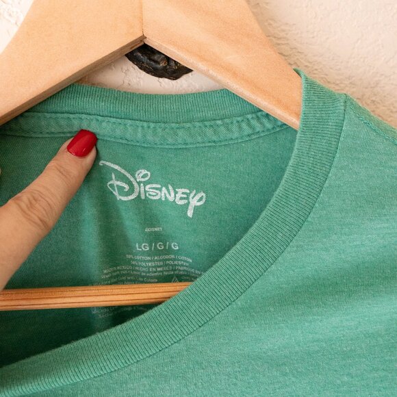 Disney Mickey & Donald Christmas Tee Size Large “Nice & Naughty” Holiday Shirt - Picture 3 of 4